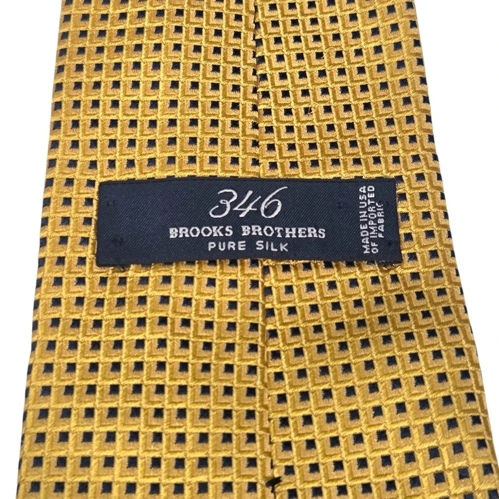 Brooks Brothers 346 Necktie Mens OS Gold Excellent Silk Geometric Square Pattern